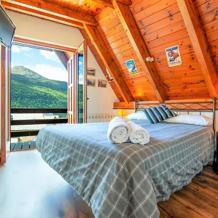 Apartamentos Aran Montcorbau Buitenkant foto