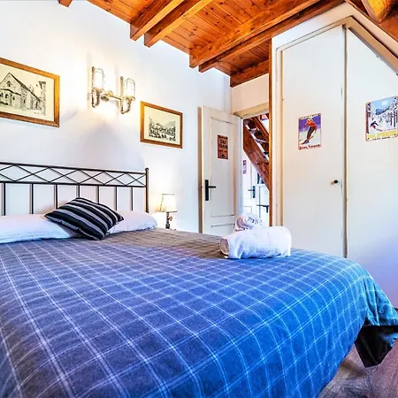 Apartamentos Aran Montcorbau Buitenkant foto